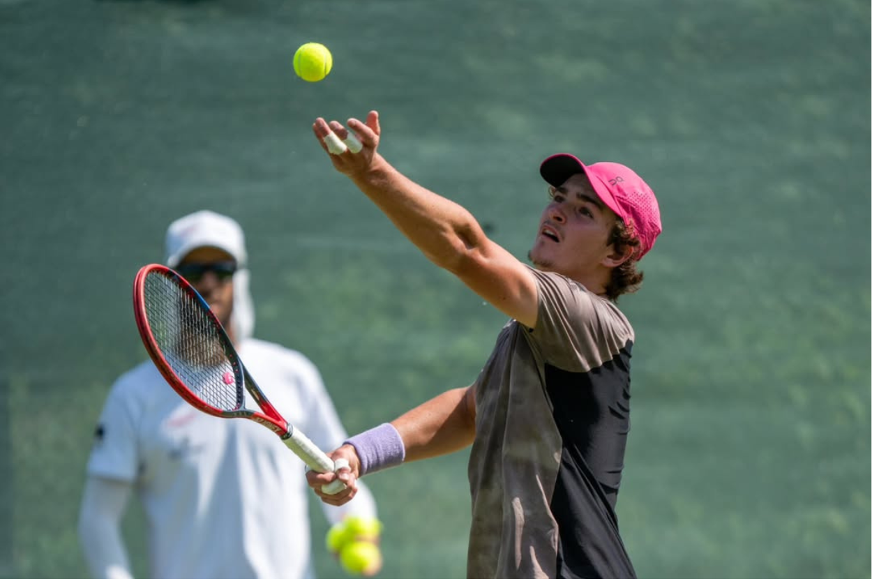 João Fonseca em ação no ATP 500 de Halle