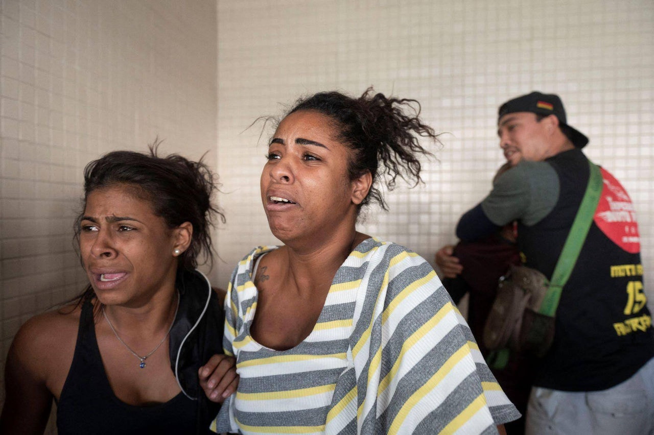 Familiares de vítimas demonstraram desespero na porta do hospital Getúlio Vargas