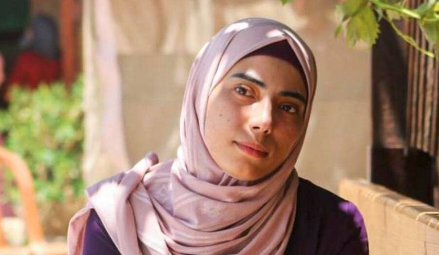 A escritora palestina Heba Abu Nada, de 32 anos, morreu durante um ataque em Khan Yunis