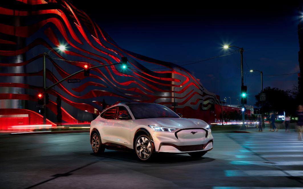Mach-E, um SUV derivado do Mustang com motor 100% elétrico