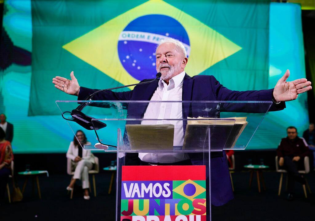 Lula no lançamento do movimento 'Vamos Juntos pelo Brasil,' em São Paulo, com Janja, Gleisi Hoffmann e lideranças políticas