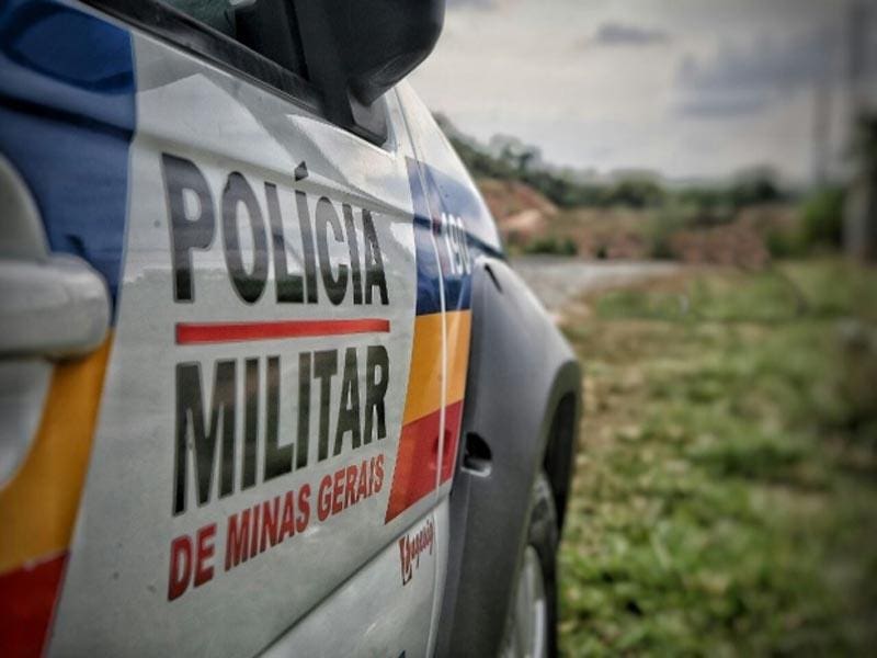 Polícia Militar (PMMG) foi acionada e localizou os suspeitos do crime