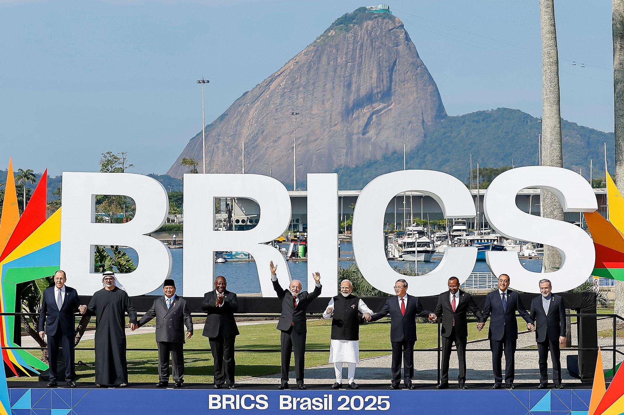 Fotografia de família dos Chefes de Estado e de Governo dos países-membros do BRICS
