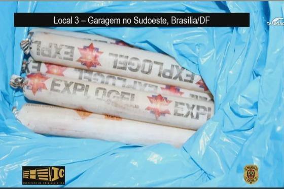 Imagem dos explosivos colocado sob caminhão-tanque no aeroporto de Brasília e desarmadas pela Polícia Militar