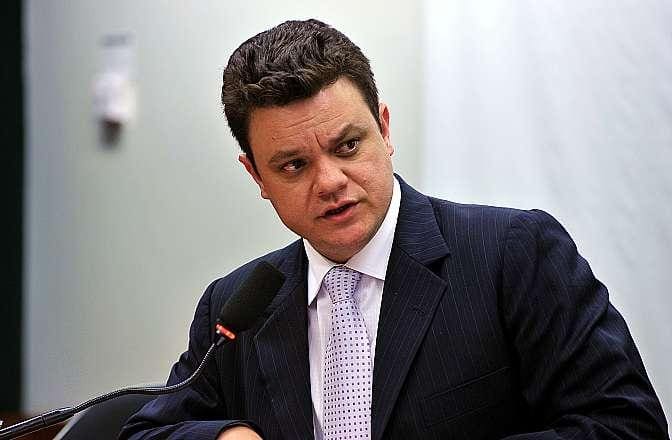 Líder do PT se manifestou sobre a convocação feita por Bolsonaro