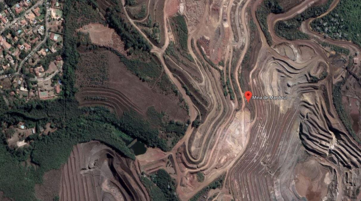 Moradores de Macacos são evacuados por risco de rompimento de barragem