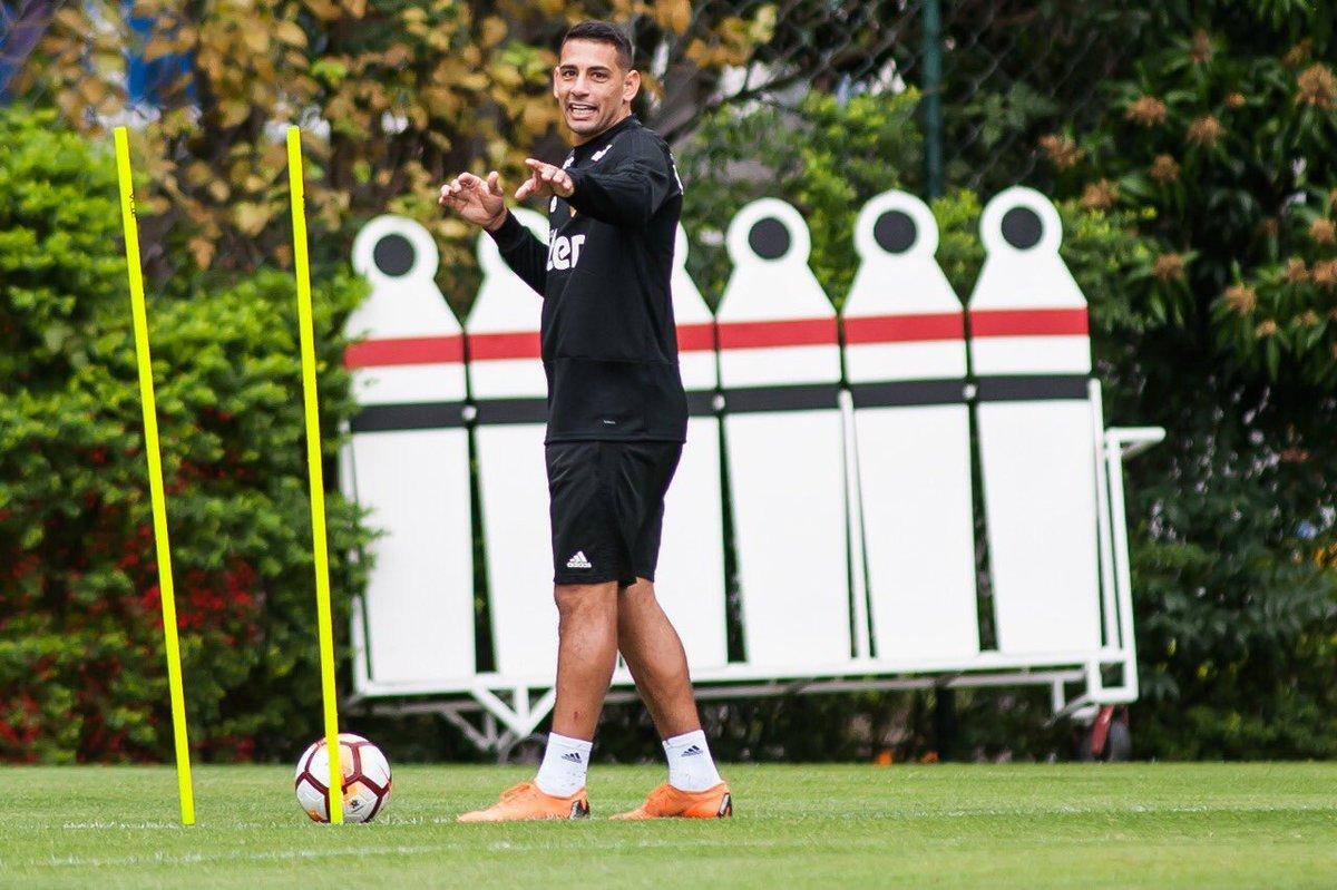 Diego Souza não viajou para Argentina, onde o São Paulo encara o Colón, pela Copa Sul-Americana