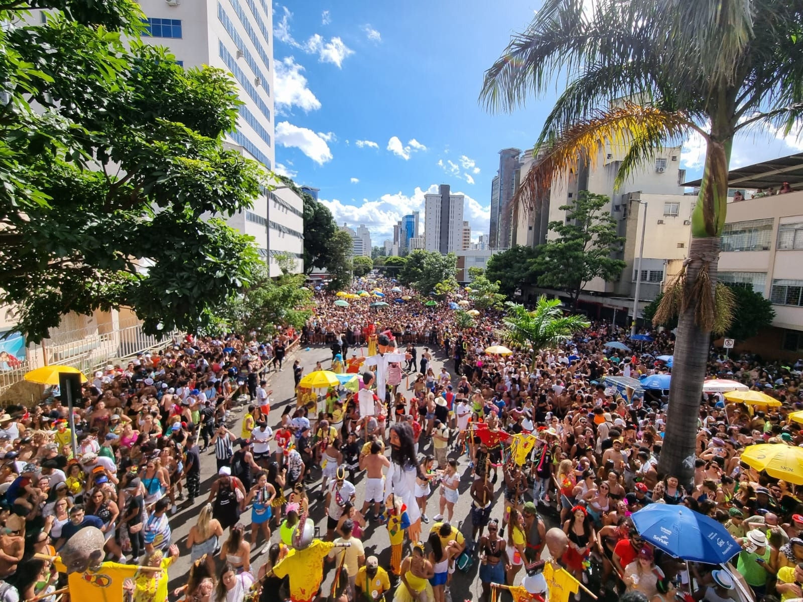 Bartucarda reuniu milhares de pessoas na região Centro-Sul de BH nesta terça-feira