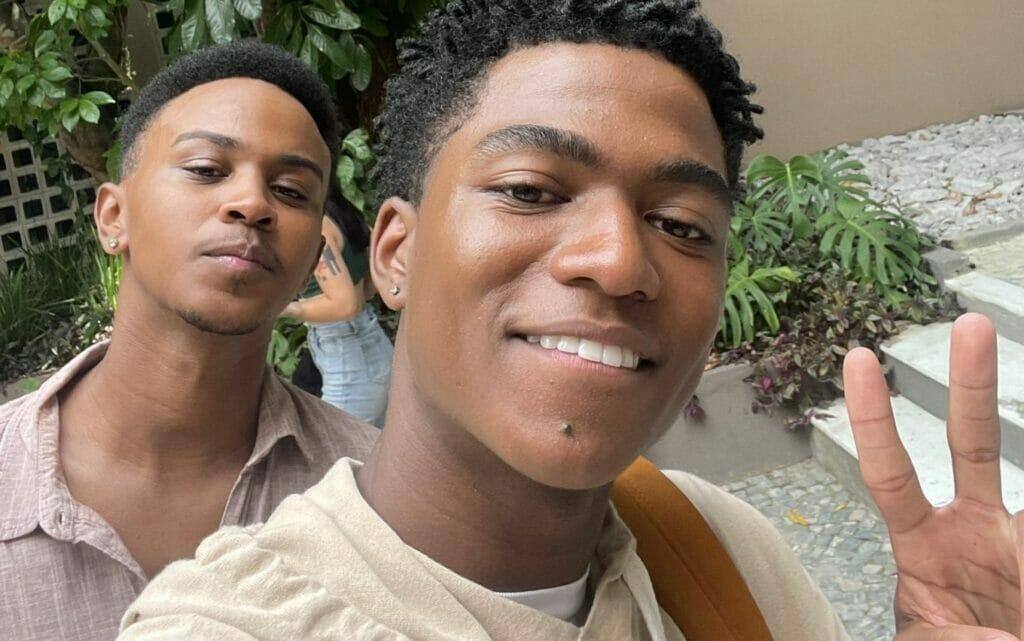 Vini de Vai na Fé, Guthierry Sotero lamenta veto de beijo gay na novela da TV Globo: “Acabam por comprometer o nosso trabalho”