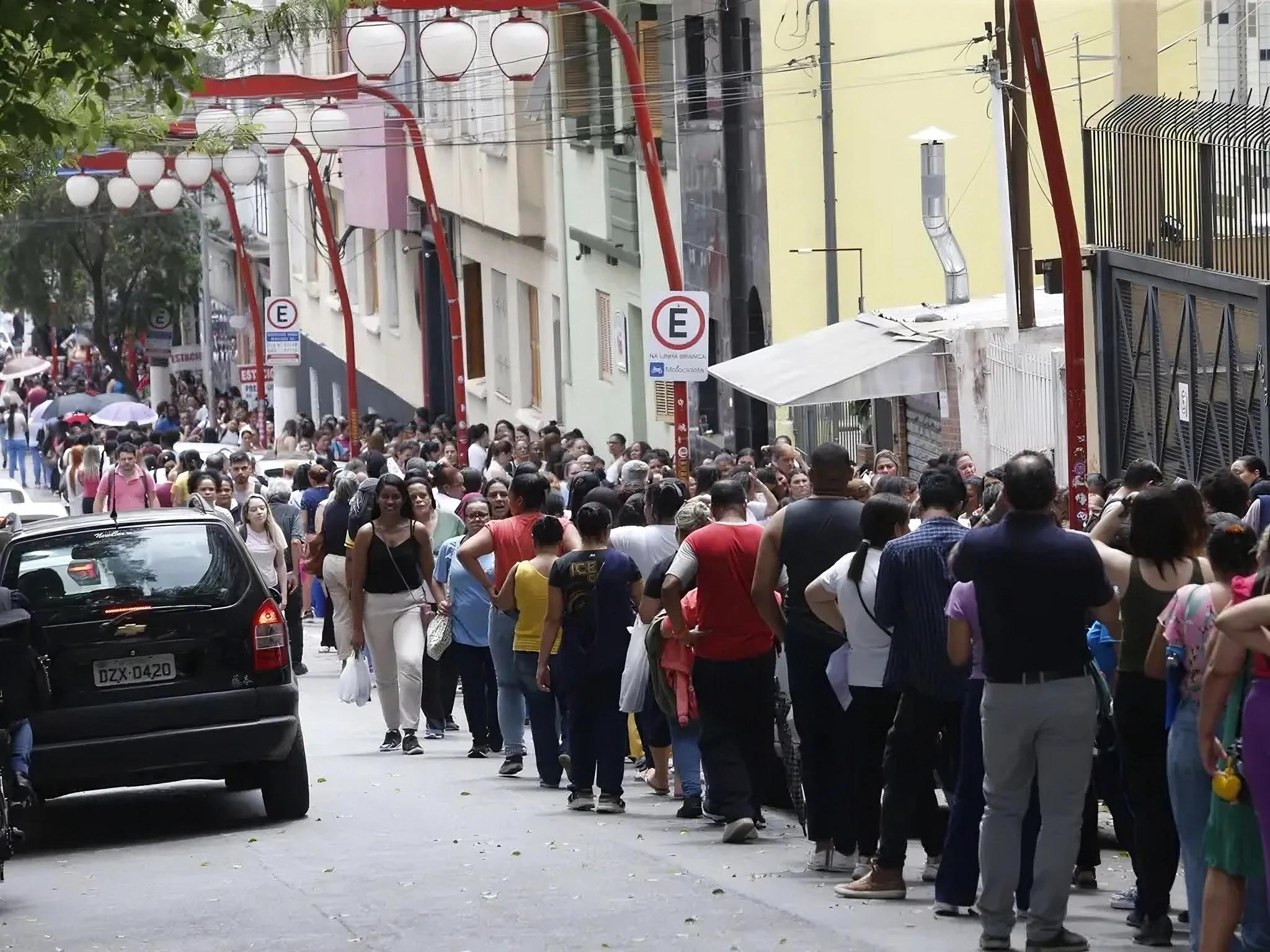 Cancelamento sindical por app é aprovado pela Câmara junto a cortes na CLT