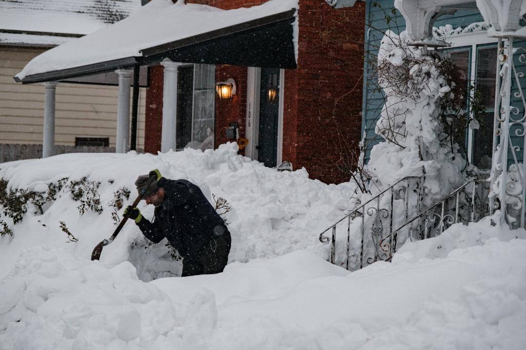 A nevasca e os ventos polares atingem de forma mais severa a cidade de Buffalo, no Estado de Nova York, onde morreram 28 das vítimas