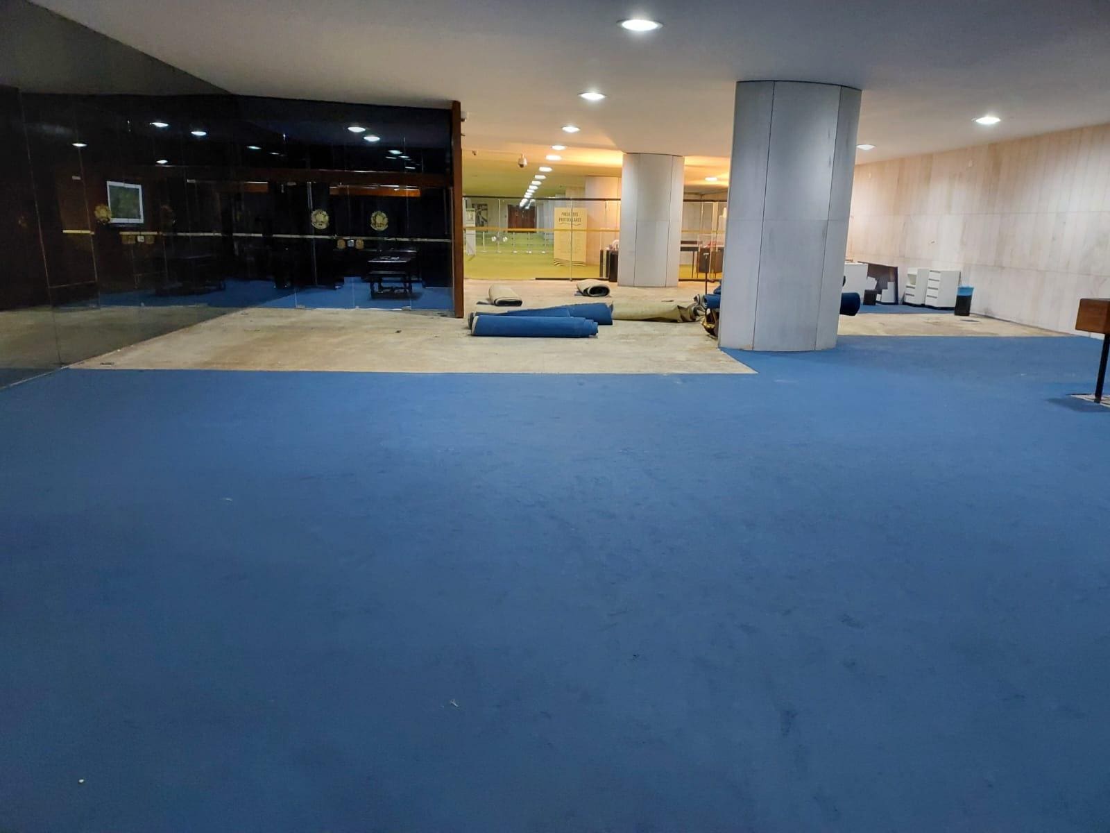 Troca de carpete do Salão Azul do Senado