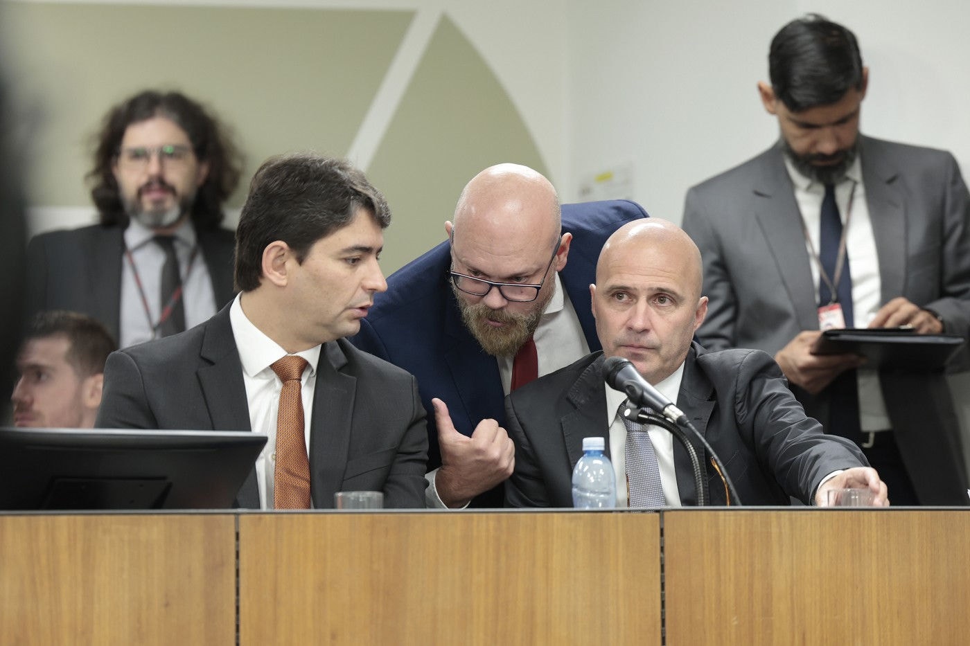 Parlamentares decidem consultar BNDES sobre prazo para precificação de ativos de MG
