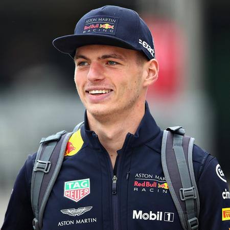 Piloto ficou irritado por conta de batida em Interlagos; curiosamente, o holandês já foi criticado por Hamilton justamente por esbarrar em seu carro durante prova
