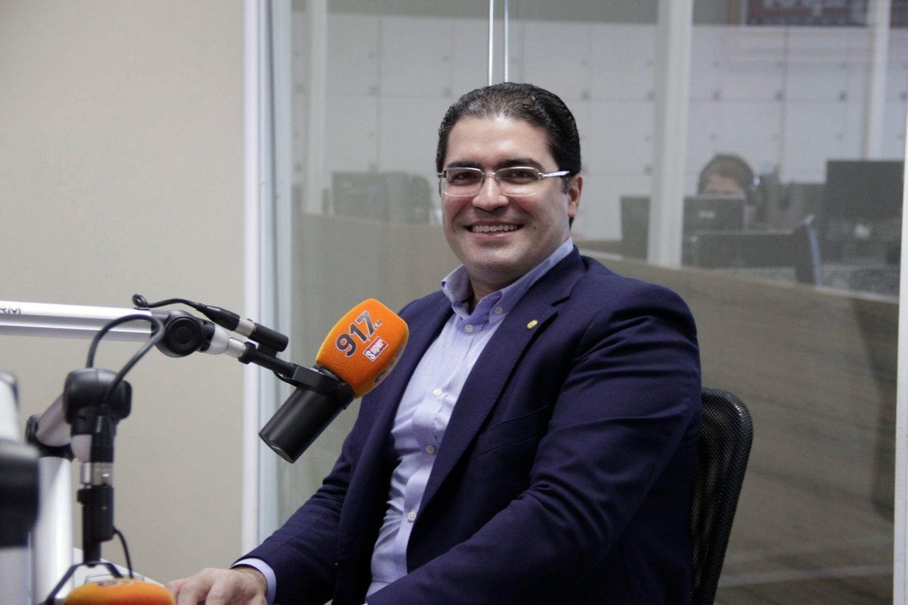 CONTAGEM, MG, 28062019 - RADIO -CAFE COM POLITICA Foto: JOAO LEUS /O Tempo NA FOTO DEPUTADO FEDERAL NEWTON CARDOSO JUNIOR