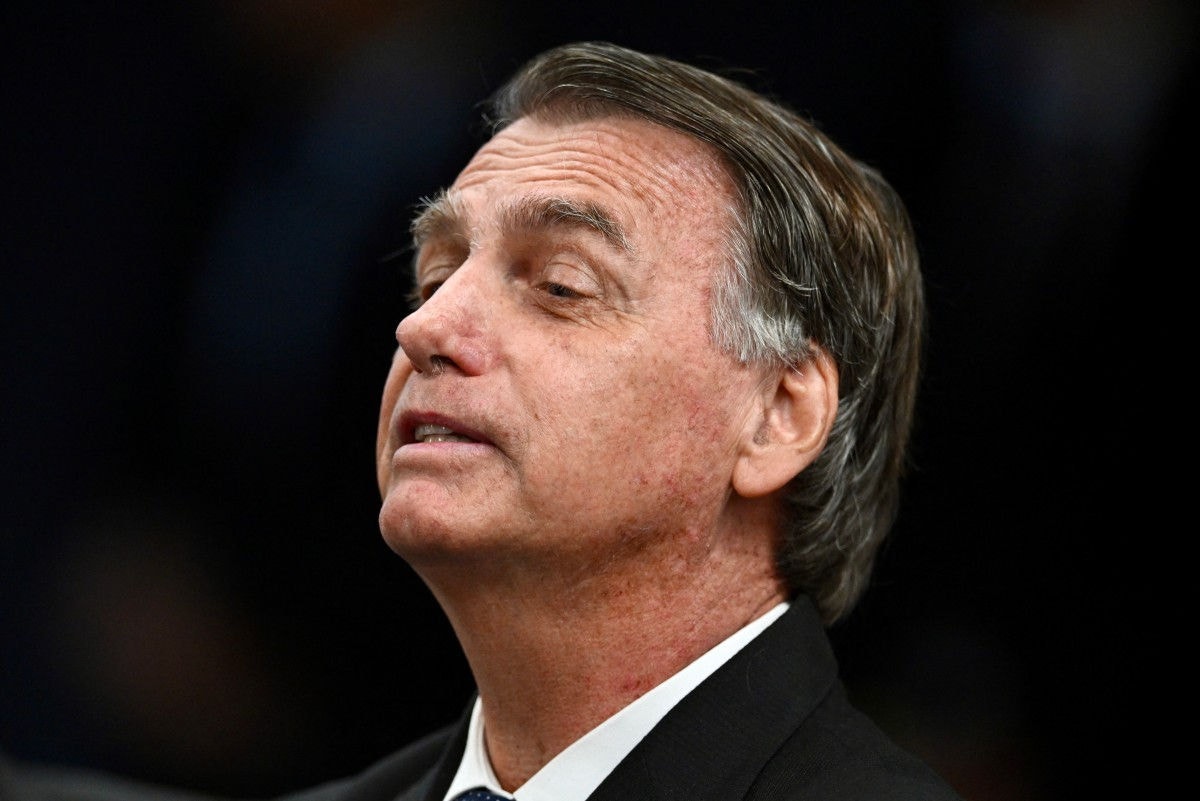 PF levou US$ 14 mil e aparelhos eletrônicos da casa de Jair Bolsonaro