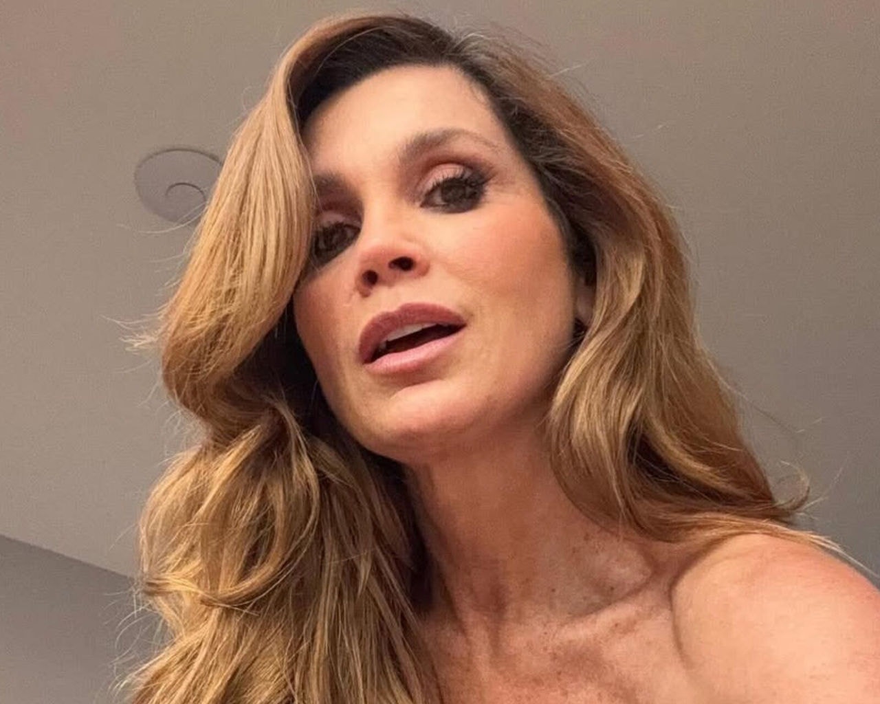 Flávia Alessandra