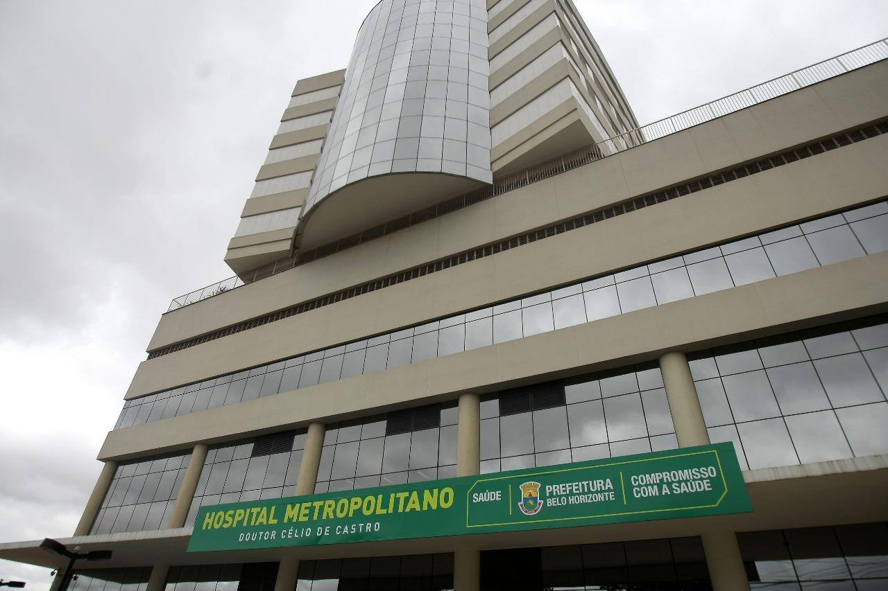 Vitima foi levada para o Hospital Metropolitano Doutor Célio de Castro