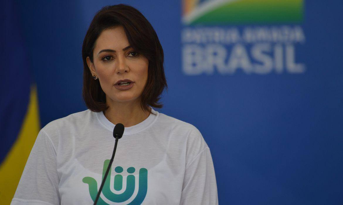 Na imagem, a ex-primeira dama Michelle Bolsonaro