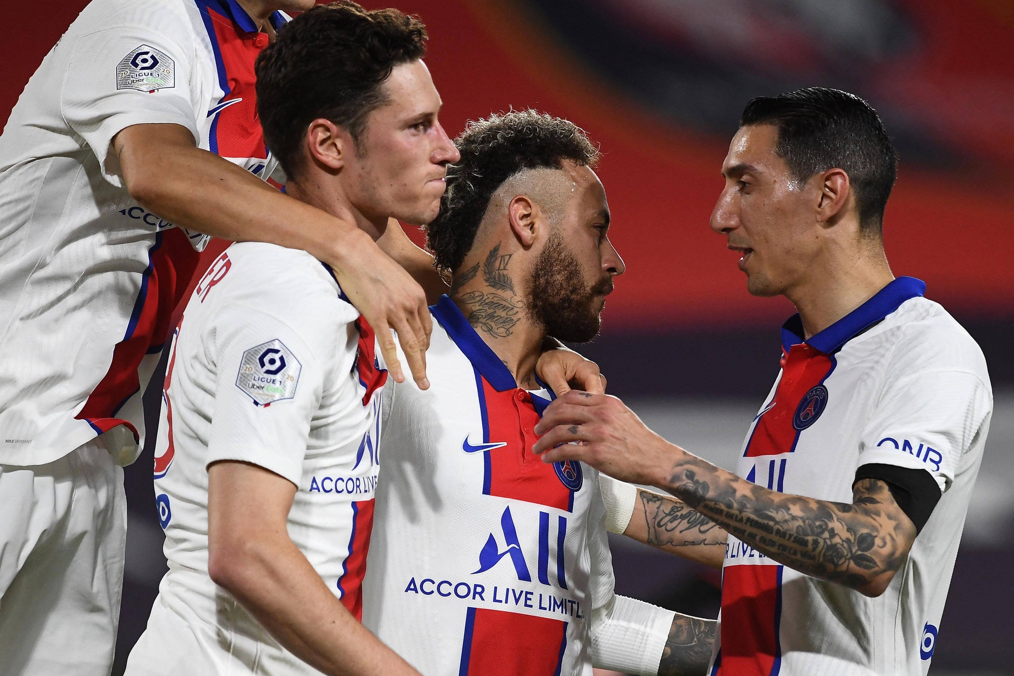 O PSG precisa dos gols de Neymar e Di María para seguir com chance de título