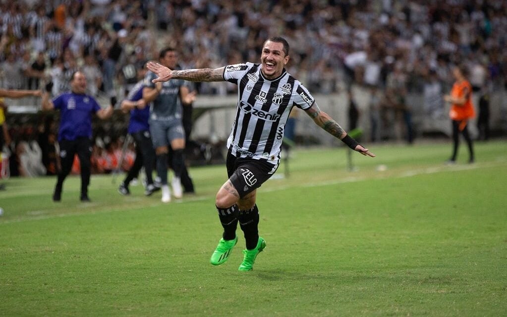 O meio-campista Vina está de volta ao Ceará (Foto: Felipe Santos/Ceará SC)