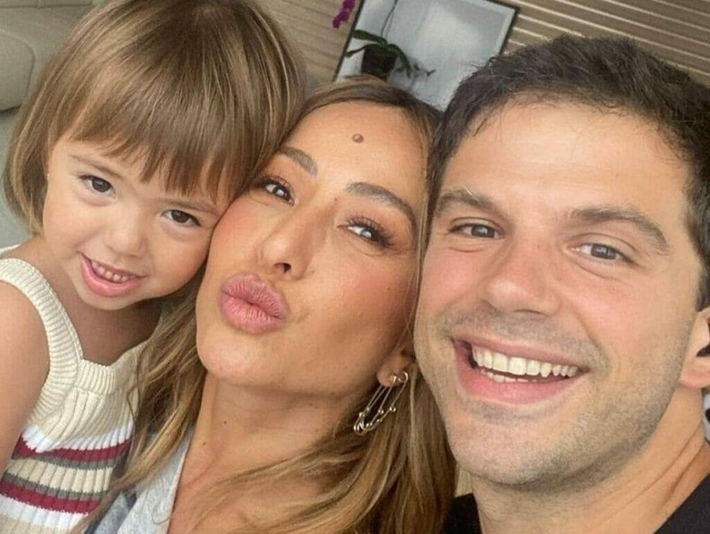 Sabrina Sato expõe como filha ficou após divórcio com Duda Nagle: “Um dia após o outro”