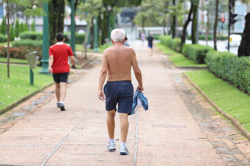 Praça da Liberdade Belo Horizonte coronavírus idosos exercícios físicos corrida ao ar livre