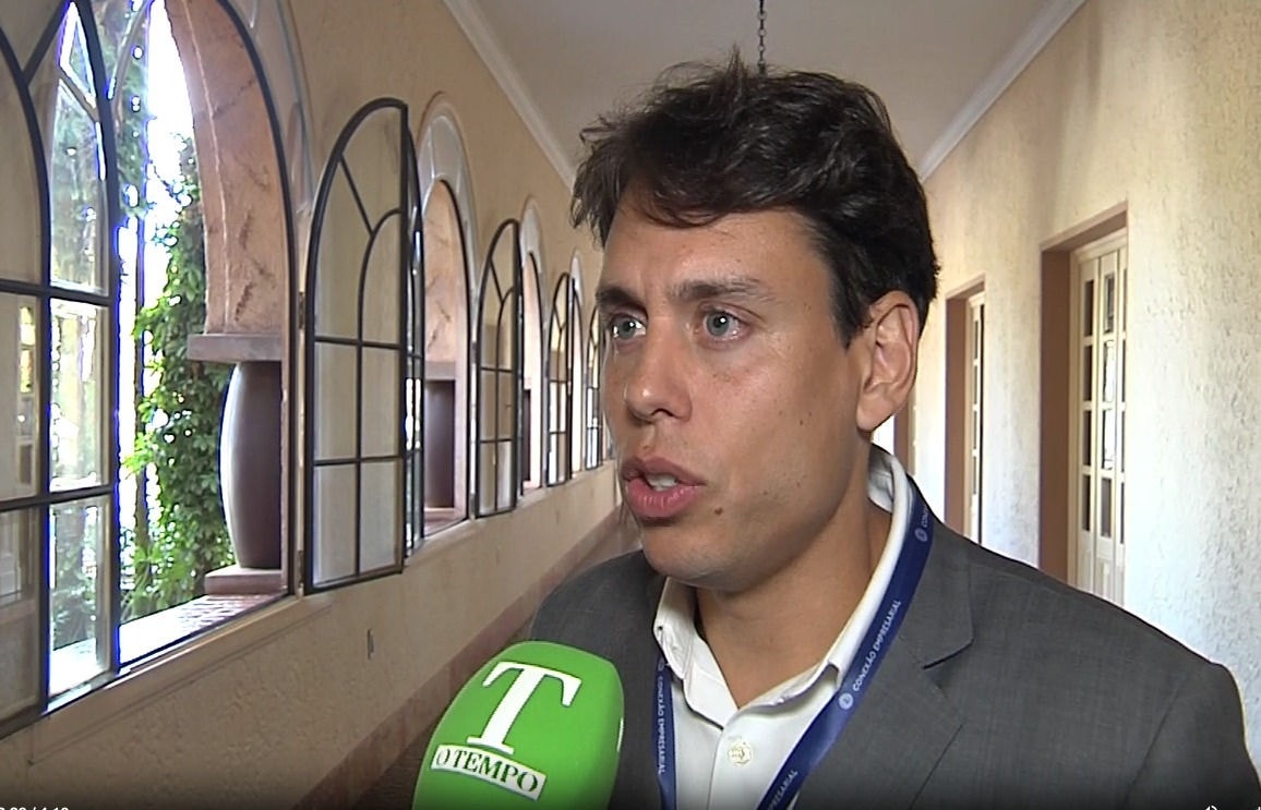 Dr. Luis Gustavo Trindade (Médico) deu uma palestra em Araxa Conexão empresarial sobre suprimentos nutricionais