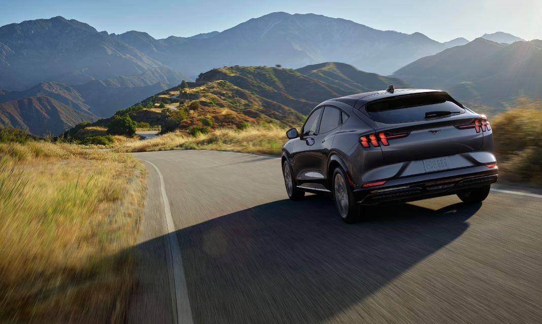 Mach-E, um SUV derivado do Mustang com motor 100% elétrico