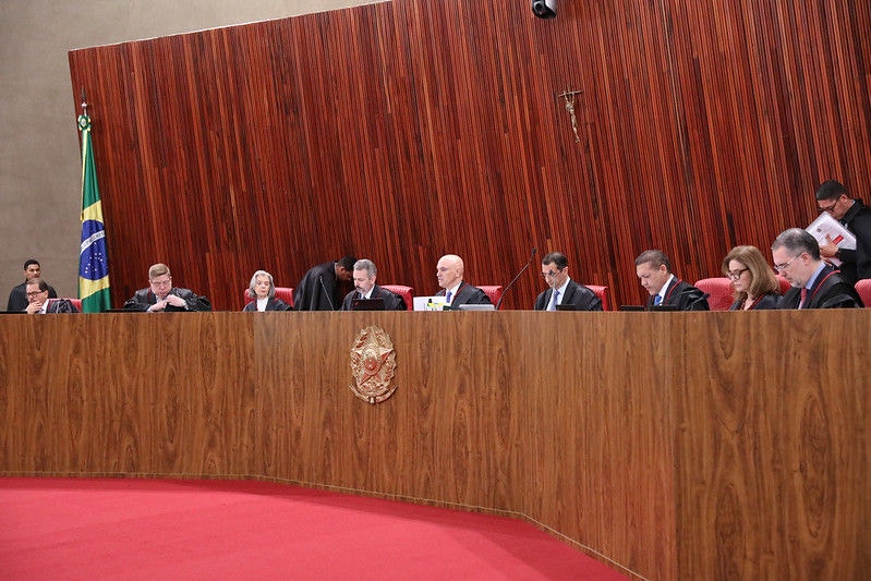 Relatoria da súmula que fixa normas para julgamentos de fraudes à cota de gênero nas eleições teve a relatoria do ministro Alexandre de Moraes (ao centro)