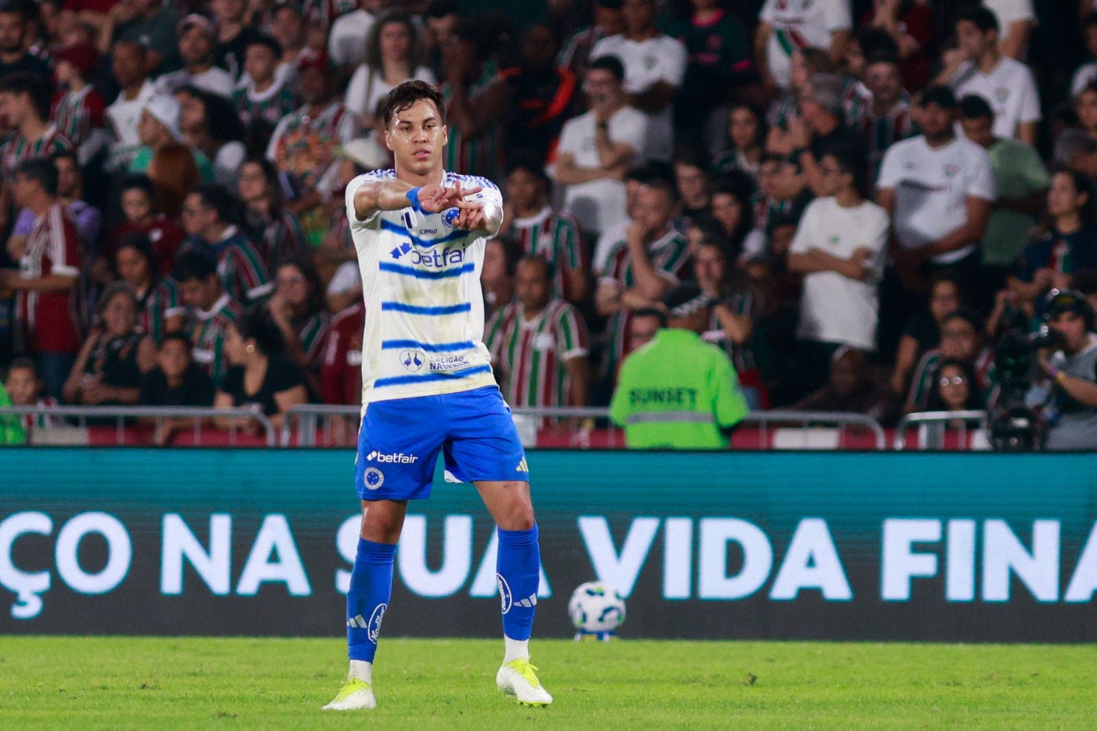 KJ19 é titular absoluto no esquema de Leonardo Jardim