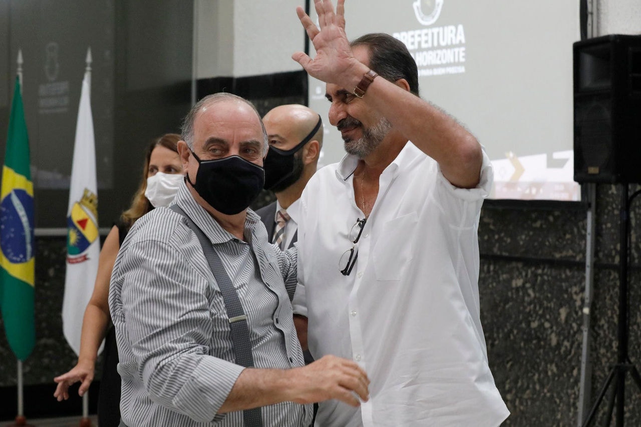 O prefeito Alexandre Kalil e o vice Fuad Noman após o anúncio da renúncia à Prefeitura de Belo Horizonte (PBH)