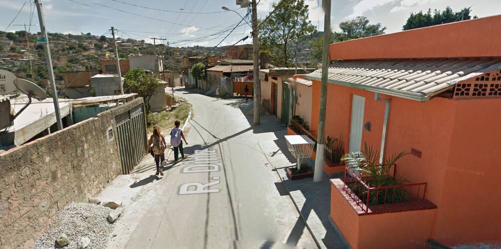 Mulher foi encontrada na rua Diniz na Vila Ideal