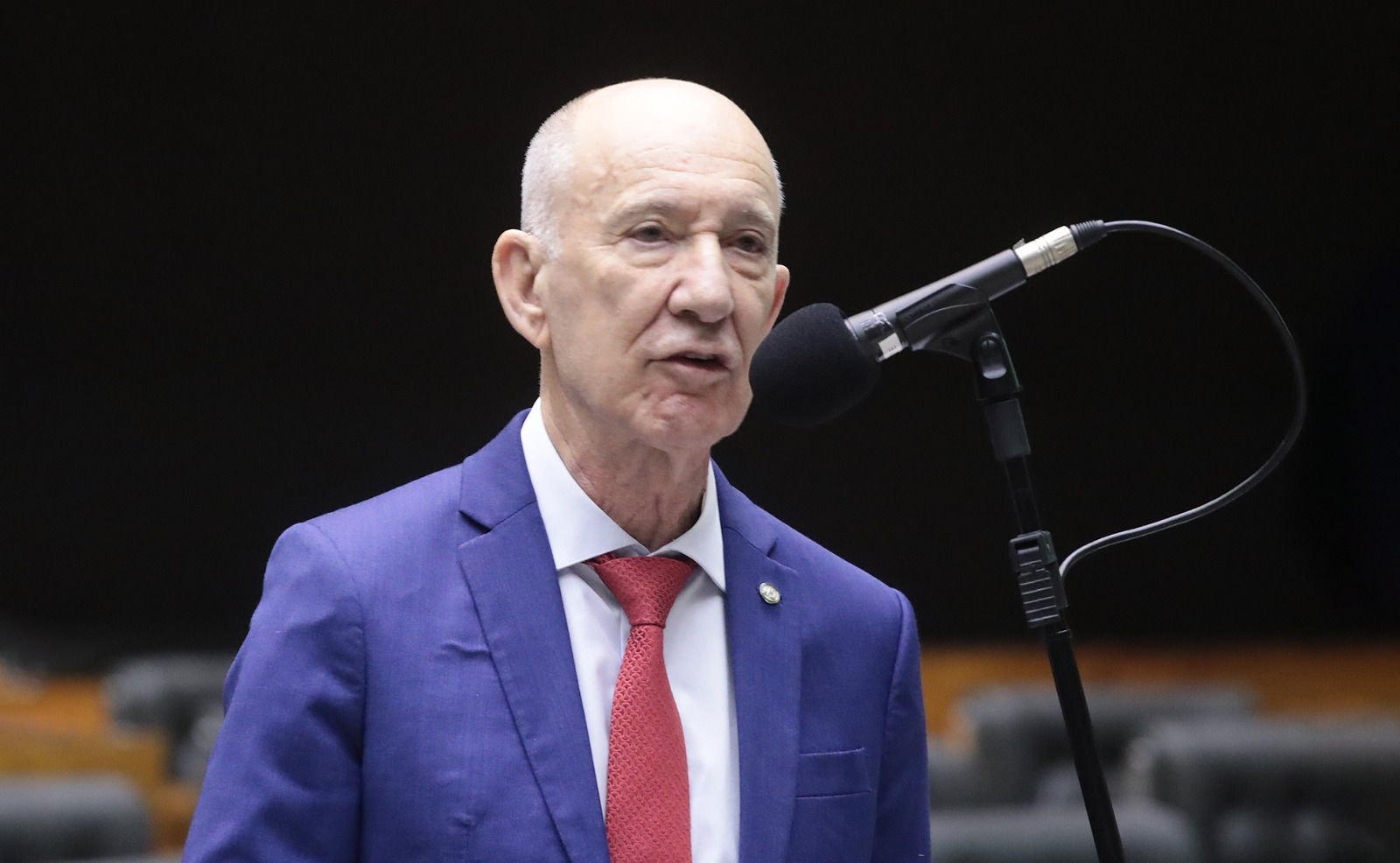 Rui Falcão foi o único voto do PT nos registros de derrubada dos decretos do IOF na Câmara