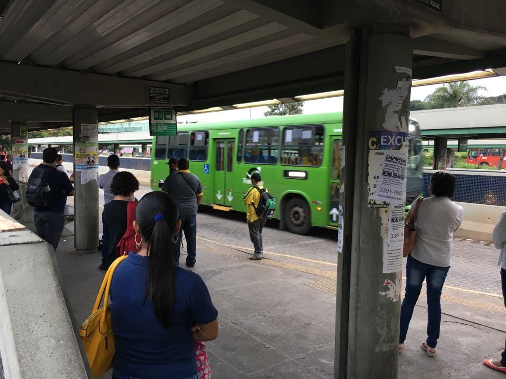 Aumento da tarifa do ônibus de Contagem é adiado para quinta-feira