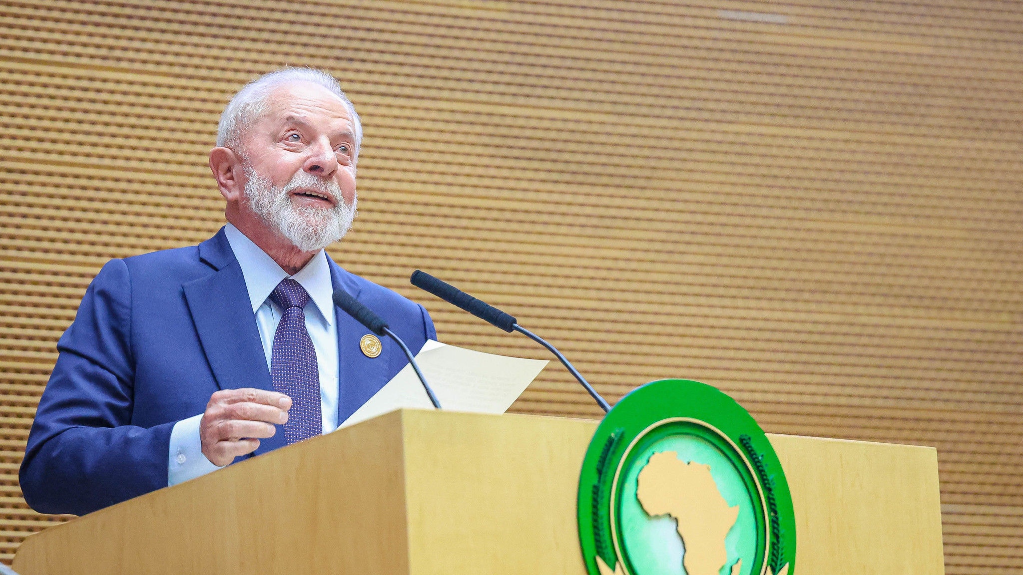Para Lula, o projeto de lei não vai solucionar os problemas do país e não vai gerar os empregos prometidos