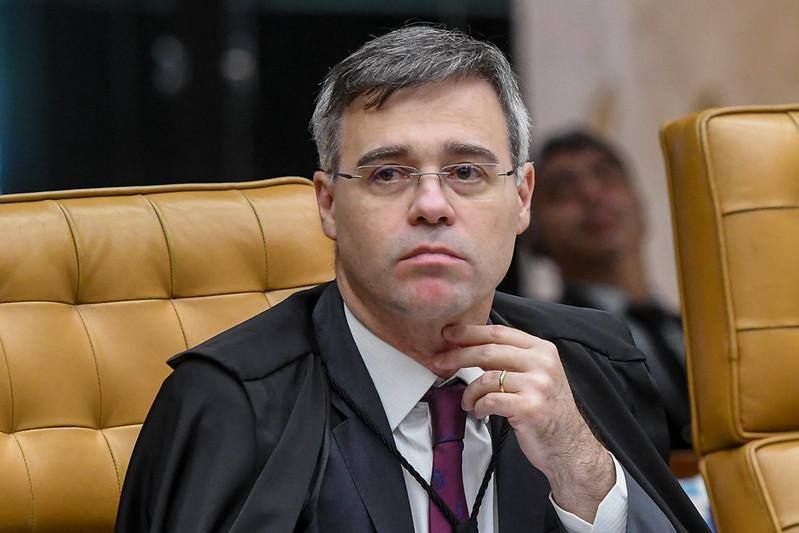 O ministro do STF André Mendonça pediu mais tempo para analisar o processo que trata da descriminalização do porte de maconha para consumo próprio