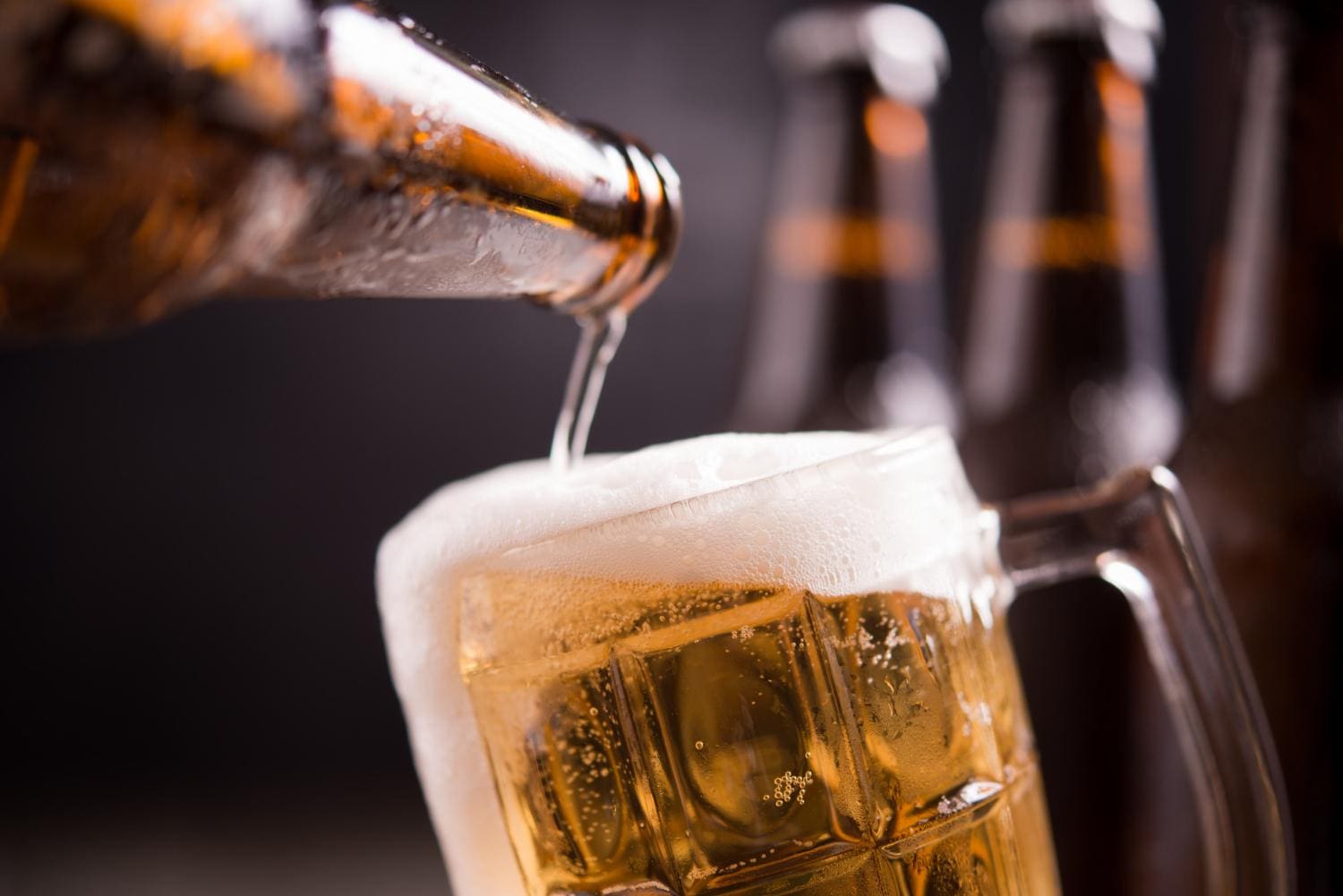Governo do Estado quer aumentar imposto sobre a cerveja em Minas