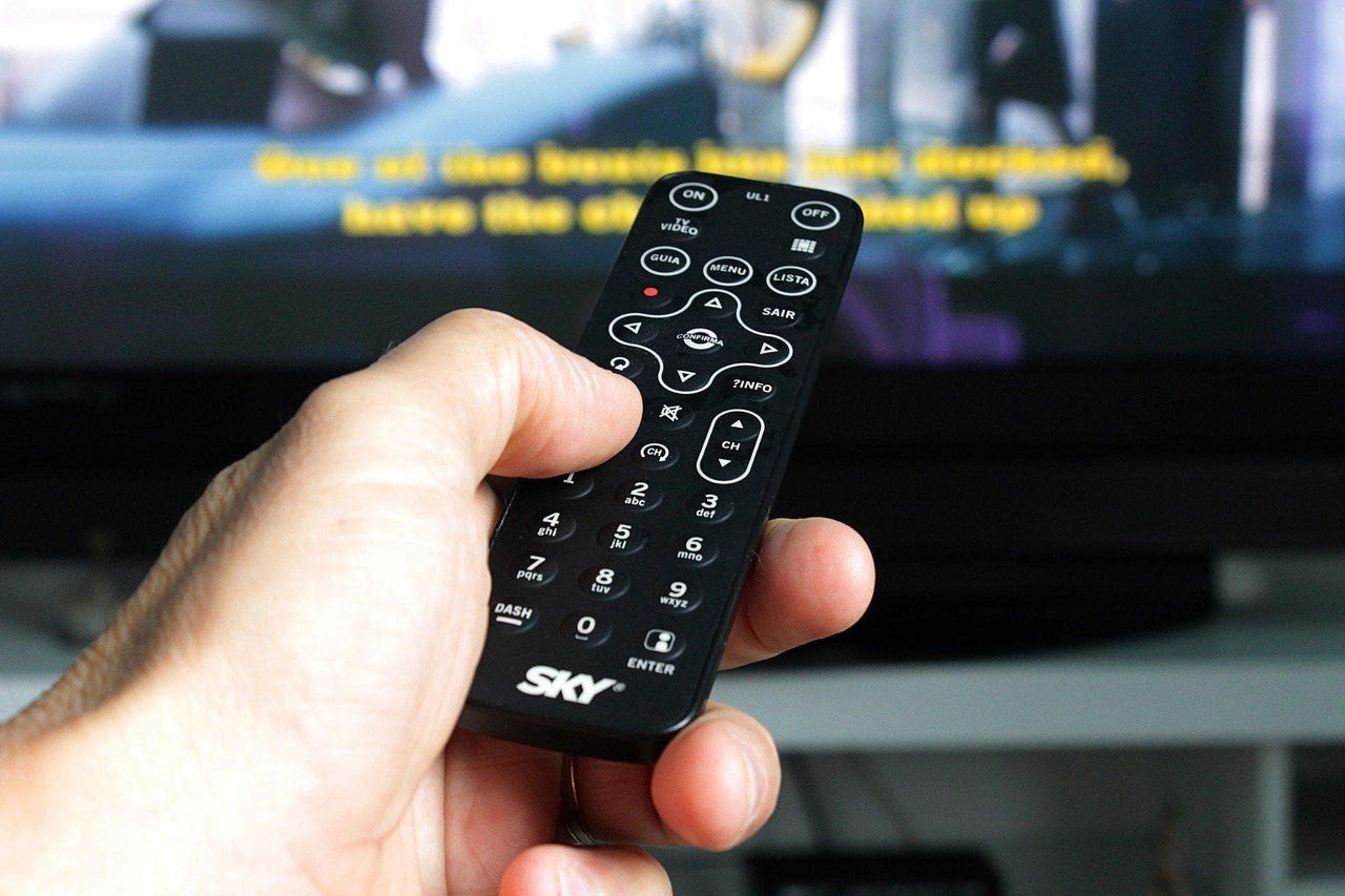 remote-control-geb108cfc2_1920jpg