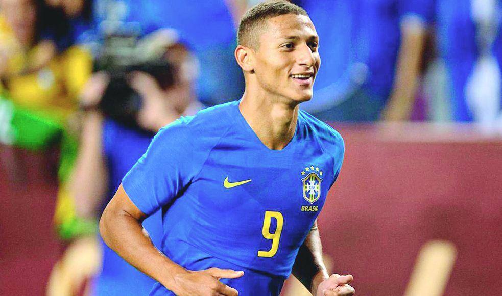 Richarlison chegou de mansinho à seleção e já está se tornando peça fundamental no grupo do técnico Tite