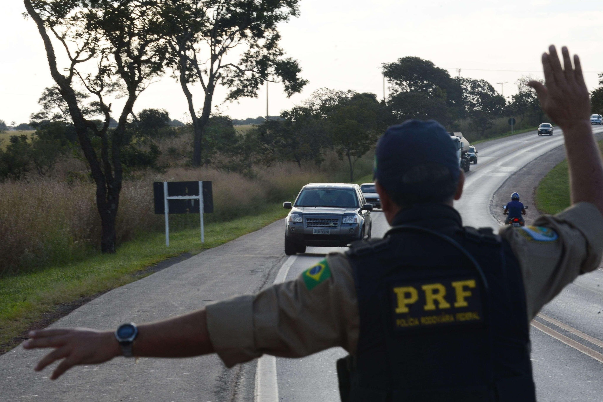 Retificado, edital de concurso da PRF tem nove vagas para Minas Gerais