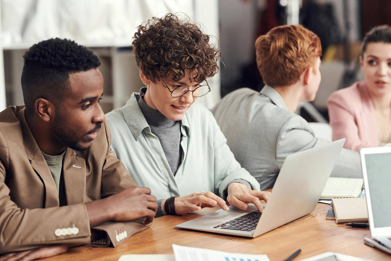 Oportunidades são para estudantes de graduação com conclusão de curso prevista entre dezembro de 2025 e dezembro de 2027