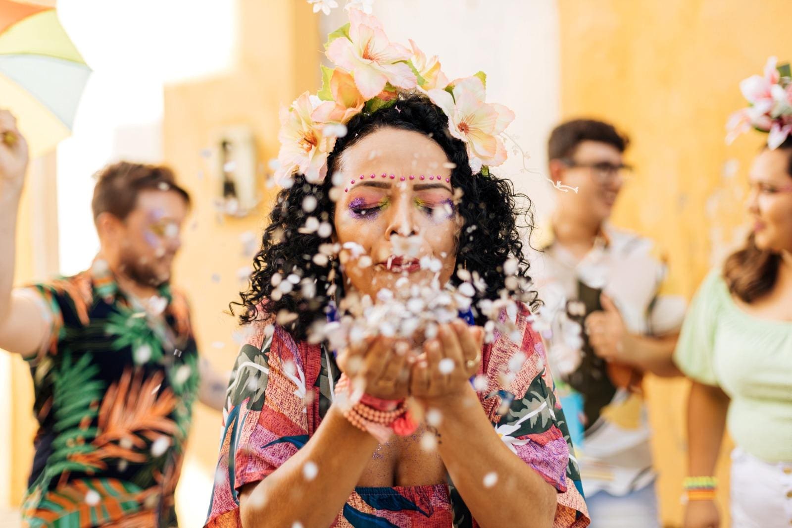 Carnaval é sinônimo de alegria, mas é preciso atenção para não estragar a festa com atitudes nocivas