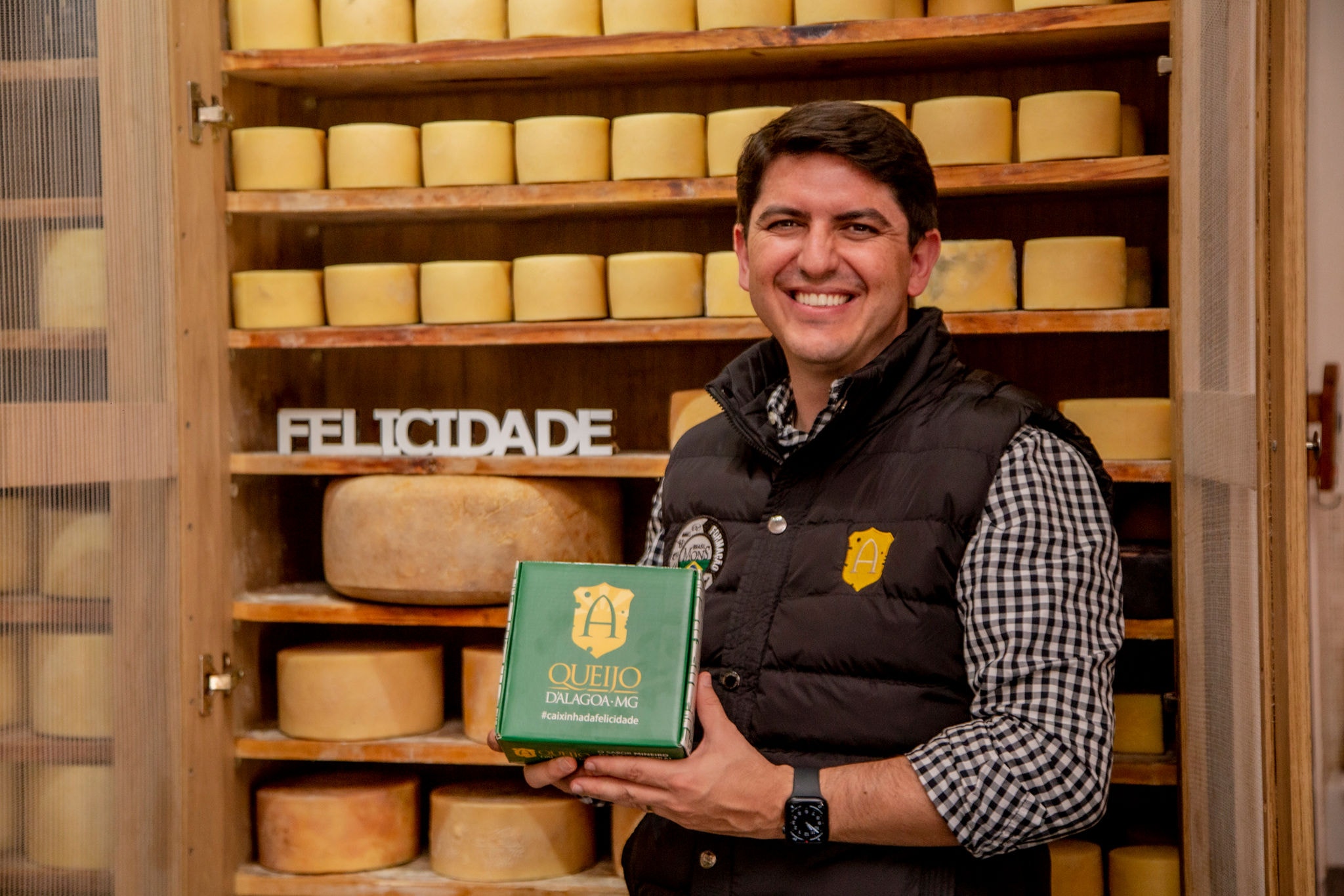 Osvaldinho e o queijo d'alagoa, que fez a fama da pequena cidade mineira
