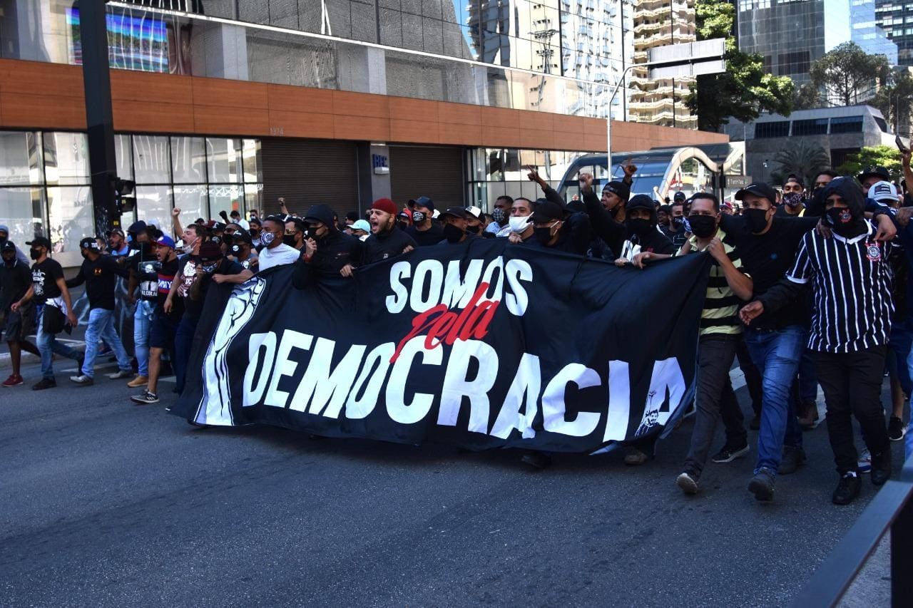 Protesto contra o racismo, neste domingo, (31) na Av Paulista, SP Após a morte de George Floyd durante uma abordagem policial em Minneapolis, nos EUA O ato é organizando por grupo anti racista, e por torcidas organizadas do Corinthians