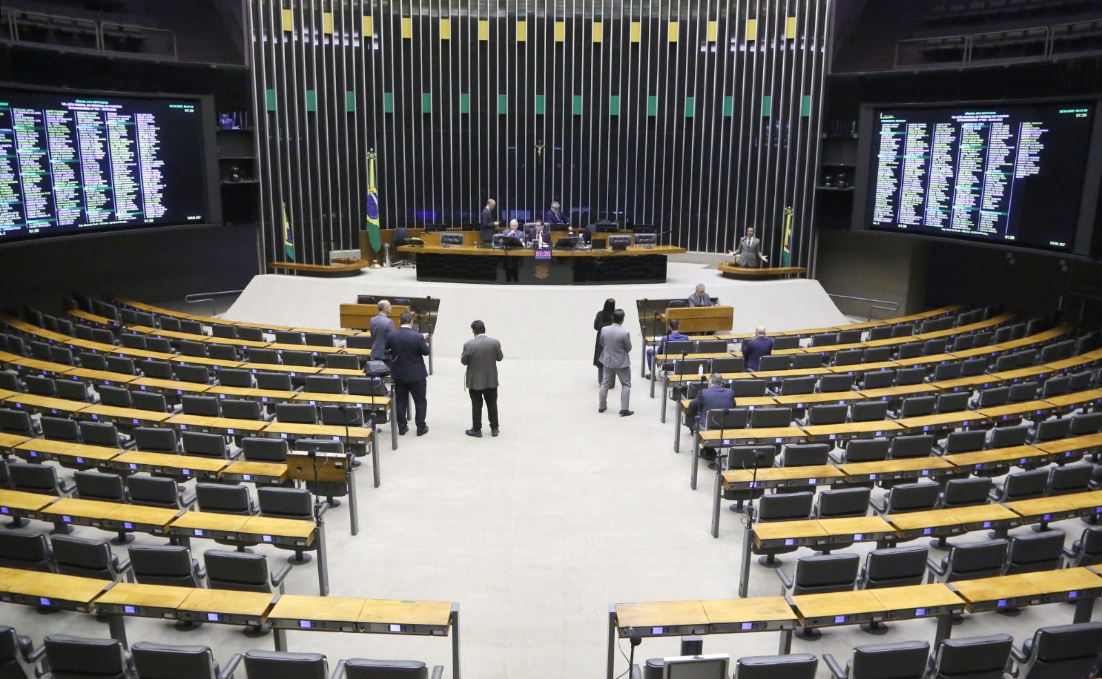 Federação de União Brasil e PP movimentou peças no tabuleiro político da Câmara dos Deputados e exigiu resposta de outros partidos do Centrão