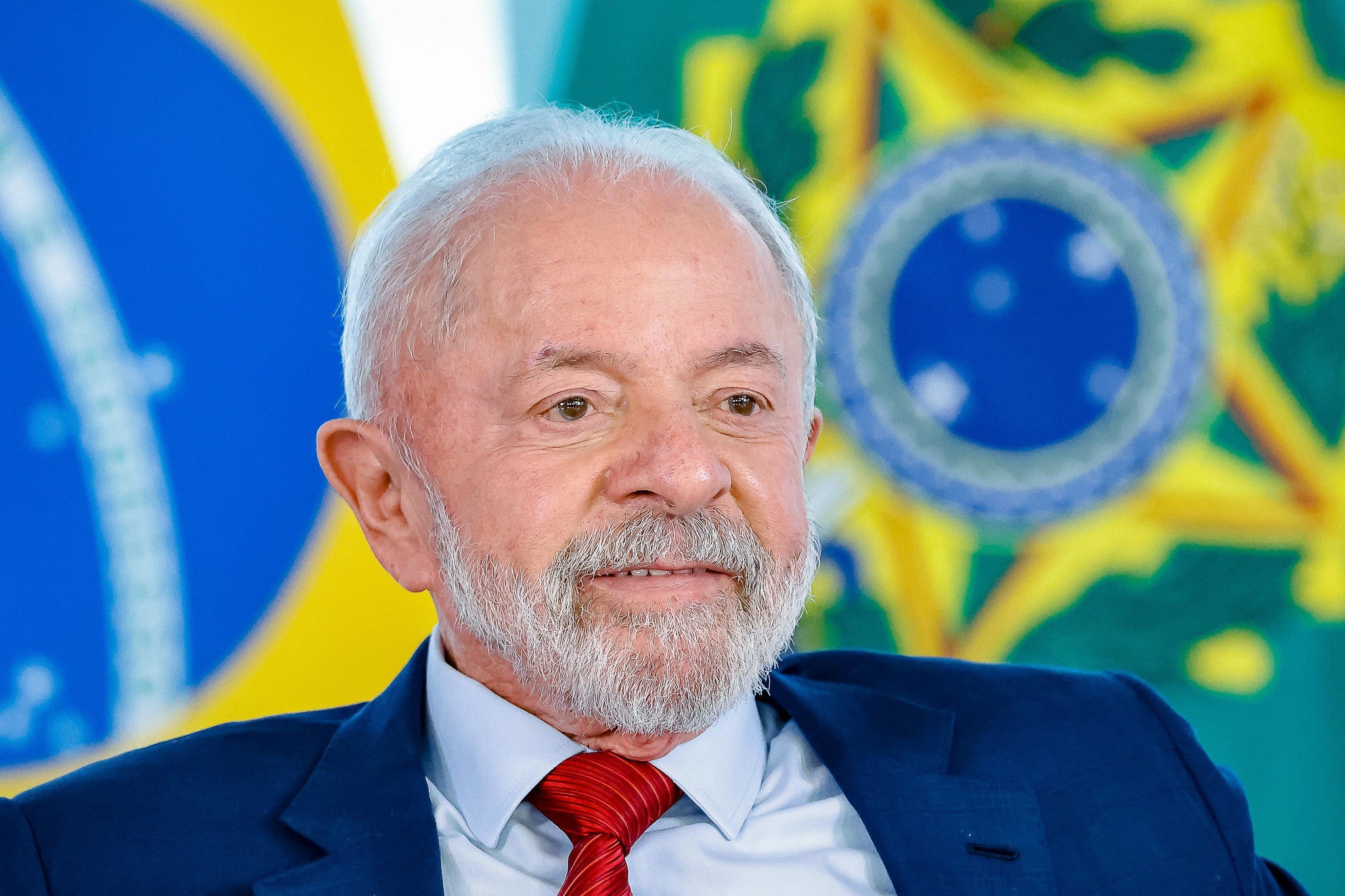 O presidente Lula criticou sanções americanas e defendeu a soberania brasileira diante de ataques ao ministro Alexandre de Moraes
