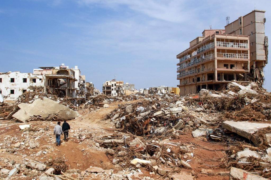 Líbia após enchente derna
