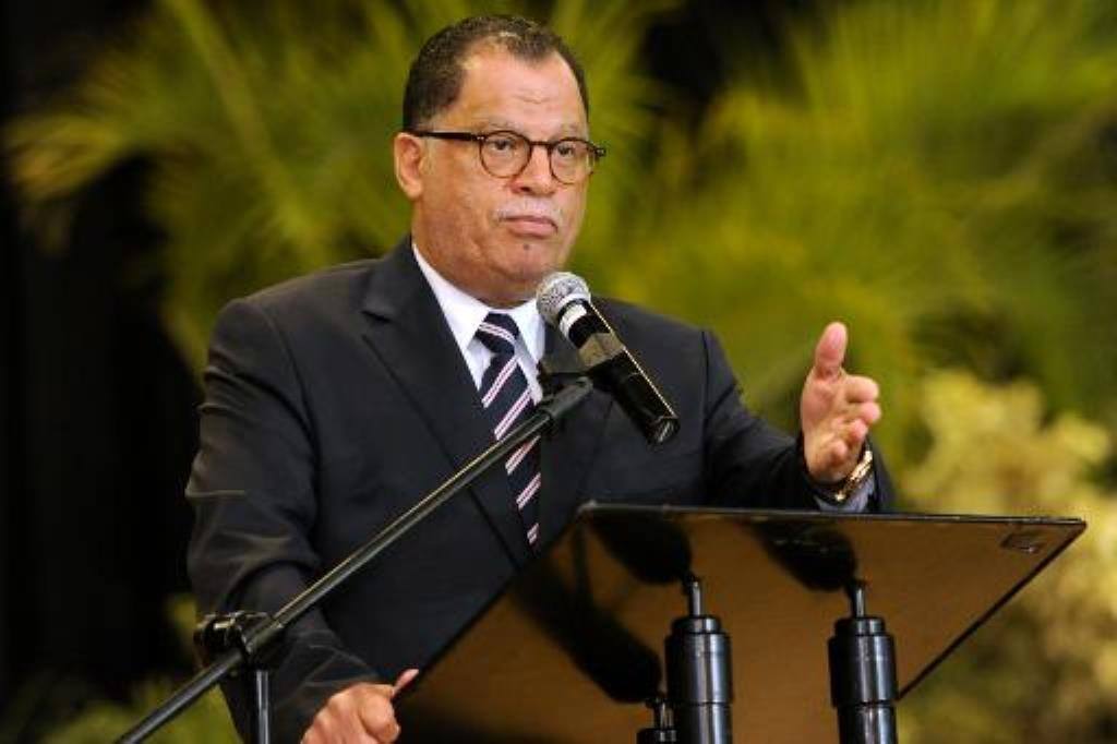 Acusado de corrupção, sul-africano Danny Jordaan foi liberado para tentar vaga na Fifa