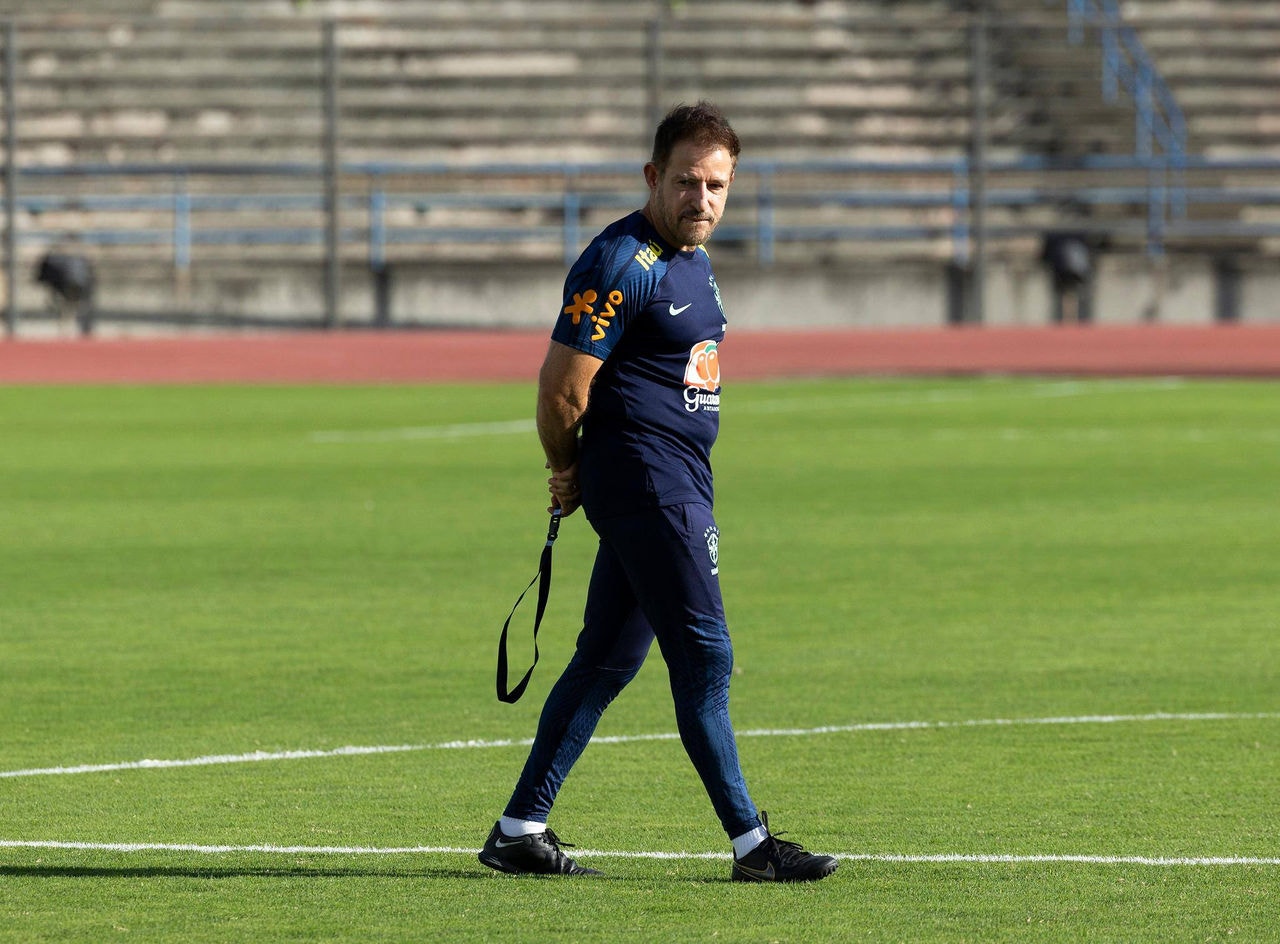 Ramon Menezes está com o cargo ameaçado no comando da seleção sub-20